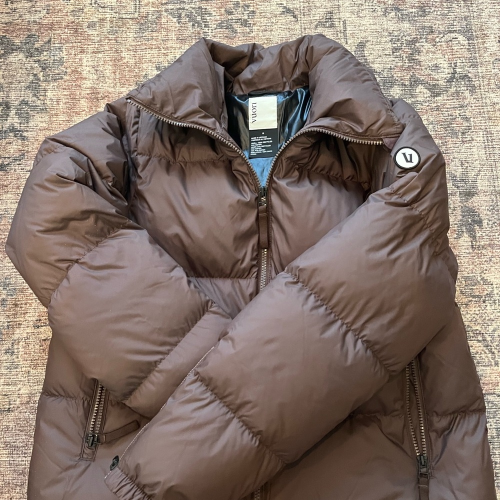 Vuori Hillside Down Jacket size Medium women’s